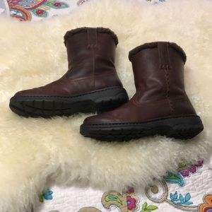 Women’s pull on Ariat boots